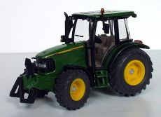 3050 John Deere 5820