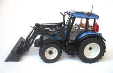 2635 Valtra C Serie in blau mit Frontlader