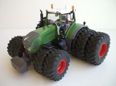 3258 Fendt 936 mit Drillingsreifen