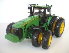 15905 John Deere 8430 mit Zwillingsreifen  Precision