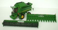 42436 John Deere S690i Mhdrescher