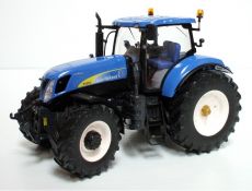 30126 New Holland T7070 2. Edition black Chassi