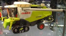 4258 Claas Lexion 770 mit Terra Trac Mhdrescher   Siku