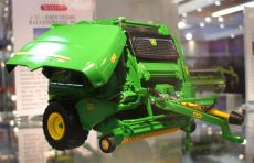 77316 John Deere 990 Rundballenpresse