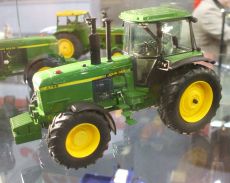 7646 John Deere 4755