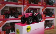 3251 Massey Ferguson MF 8280 in pink, Sondermodell