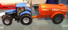 1945 New Holland T7070 + Abbey Gllefass