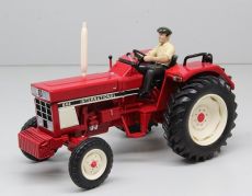 Rep159 International IH 644 2WD mit Fahrer