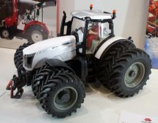 3278 Massey Ferguson MF 8690 Dyna VT mit Zwillingsreifen  in wei