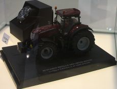 5211 McCormick X8.680 VT-Drive metallicrot - Limited Edition