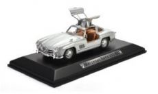 7129101 Mercedes Benz 300 SL in silber