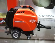 43233 Kuhn VB 3160 RUndballenpresse