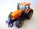 3251 Massey Ferguson MF 8250  in Orange