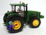 42588 John Deere 8295 R