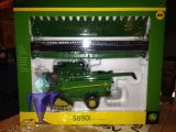 42845 John Deere S690 Mhdrescher mit Raupen