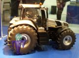 4488 New Holland T8.420 silber  Siku Jahresmodell 2013