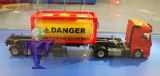 3922 Mercedes Benz MB Actros mit Tankcontainer