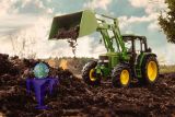 7733 John Deere 6300 mit Frontlader und Schaufel